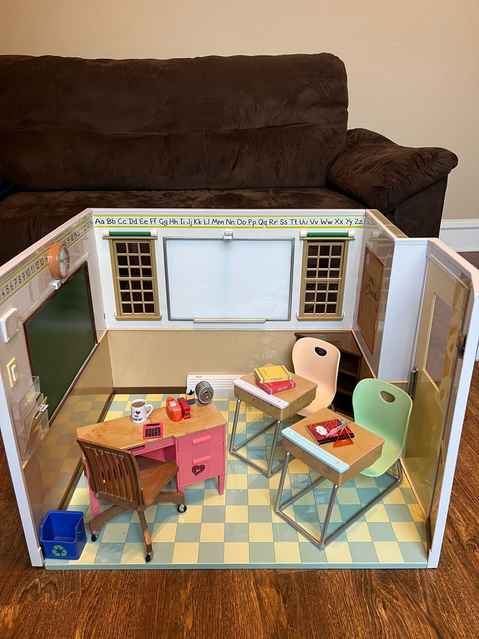 Generation Doll Our Generation Academy School Room Our Generation