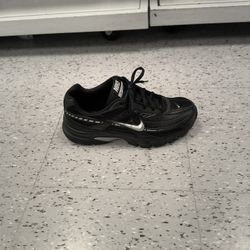 Nike INITIATOR 9.5