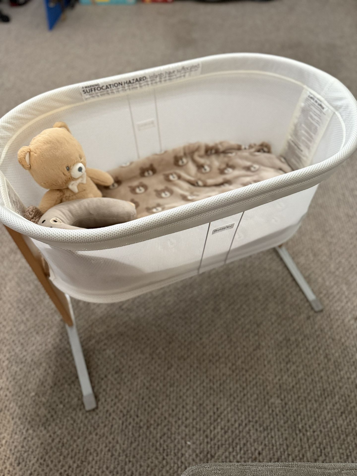 BabyBjörn - Bedside Bassinet w/ Canopy