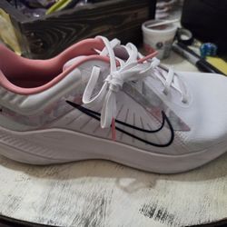Women's Nike (Horizon)