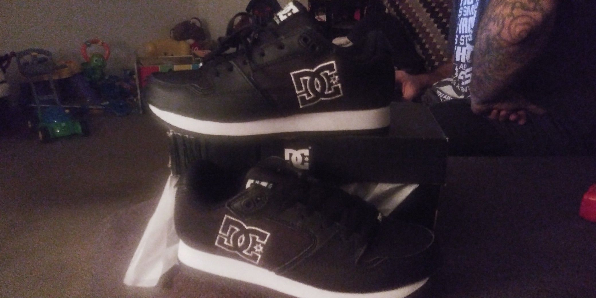 Brand New 6.5 DC alias sneakers