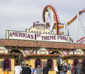 Knotts Berry Farm Tickets