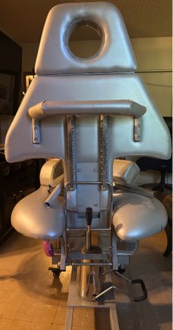 Tattoo chair