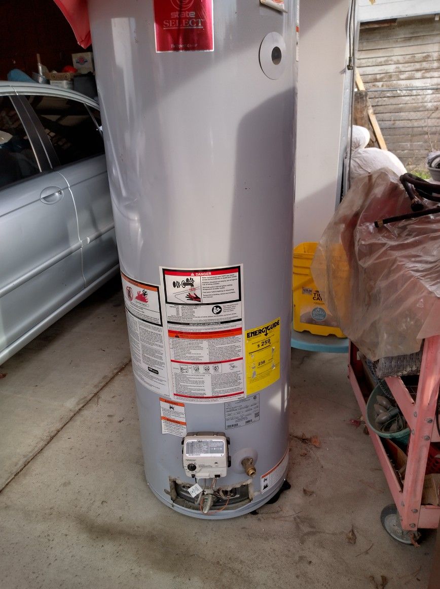 40 Gal Lightly Used Water Heater ,Gas - Main Image