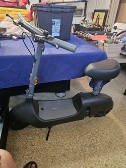 OKAI EA10 electric scooter