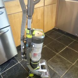 Hoover Air Windtunnel Steerable Vacuum