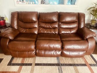 Sofa. Color cherry