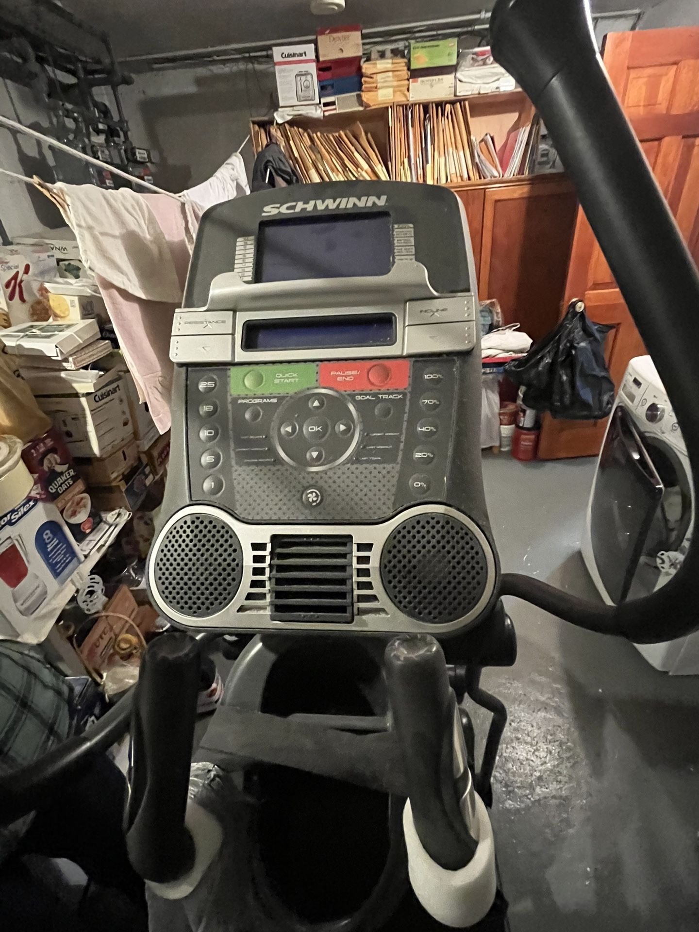 SCHWINN 470 ELLIPTICAL MACHINE