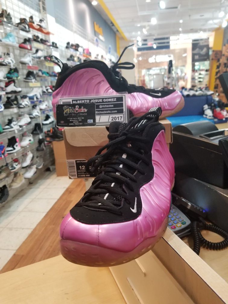 Nike Foamposite One Pearlized Pink Size 12