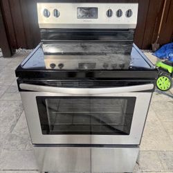Stove Frigidaire. Price Including Delivery 