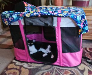 $30  FIRM   PORTABLE PET PLAYPEN/NURSERY & PET RUG
