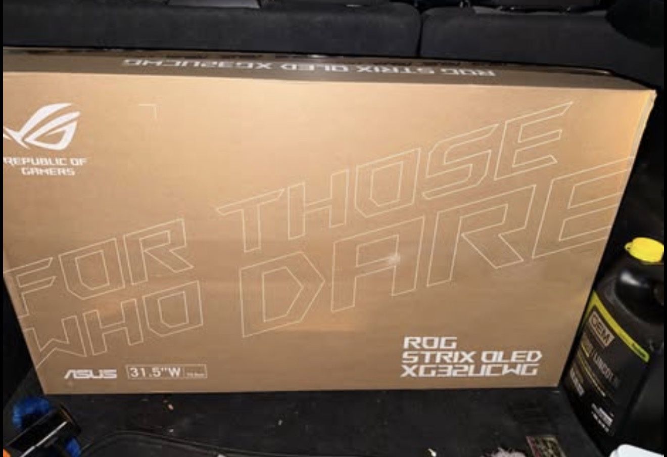 ASUS ROG Strix 32" 4K OLED Gaming Monitor (XG32UCWG) OLED, Dual Mode 4K@165Hz FHD@330Hz
