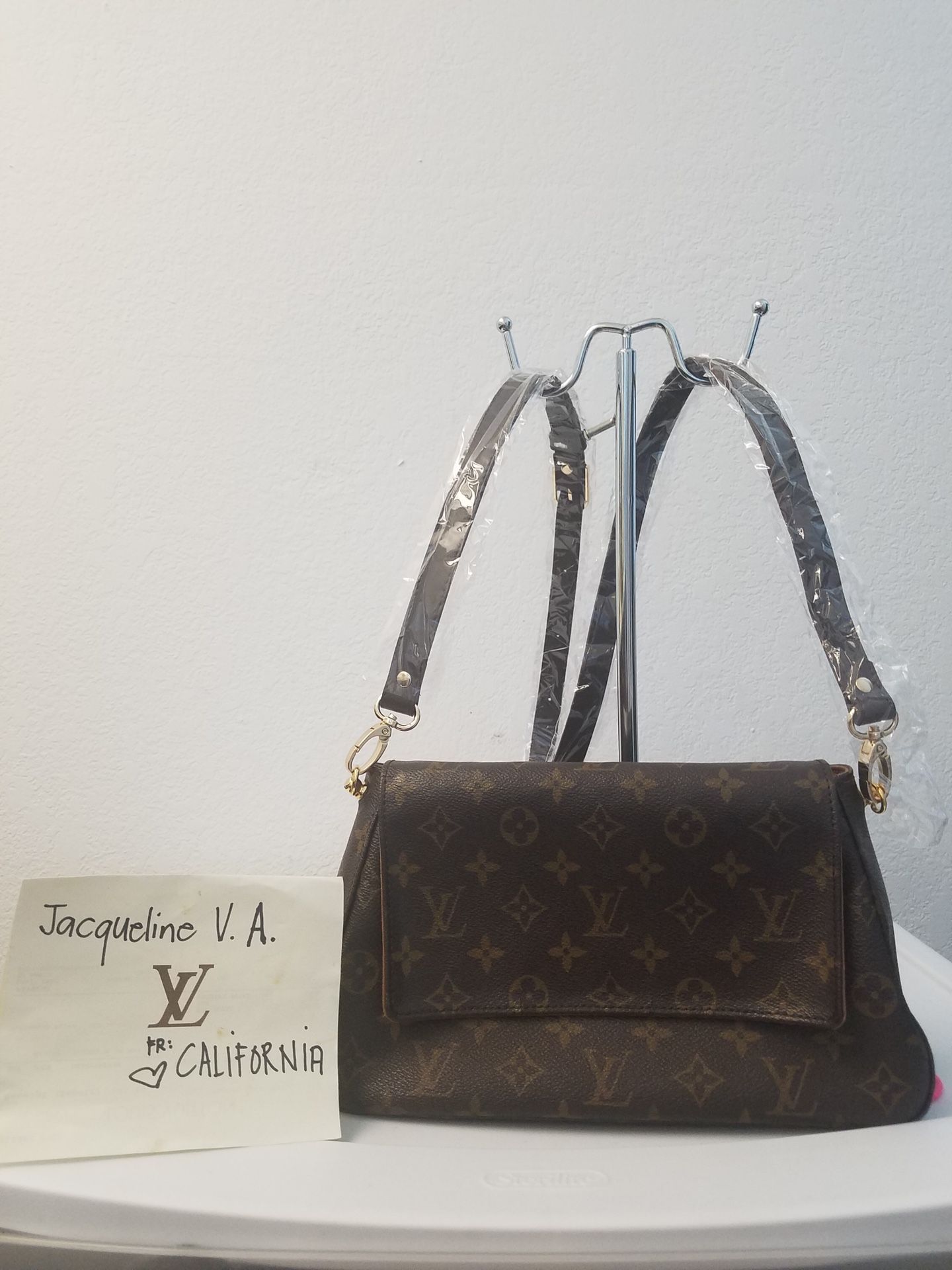 Authentic Louis Vuitton Looping pm convert to body bag