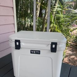 Yeti Cooler w/ wheels