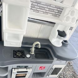 step 2 plastic kitchen $25 