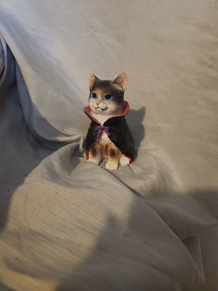Vampire KITTY FIGURINE DECOR