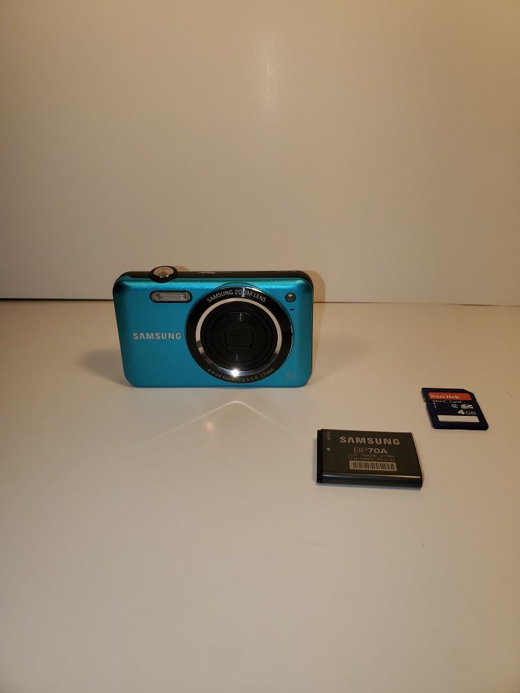 Samsung SL605 12.2MP Turquoise Digital Camera w/Battery, Cord; Tested