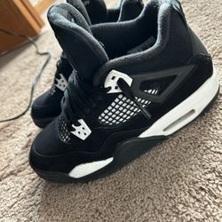 White And Black Thunder 4s