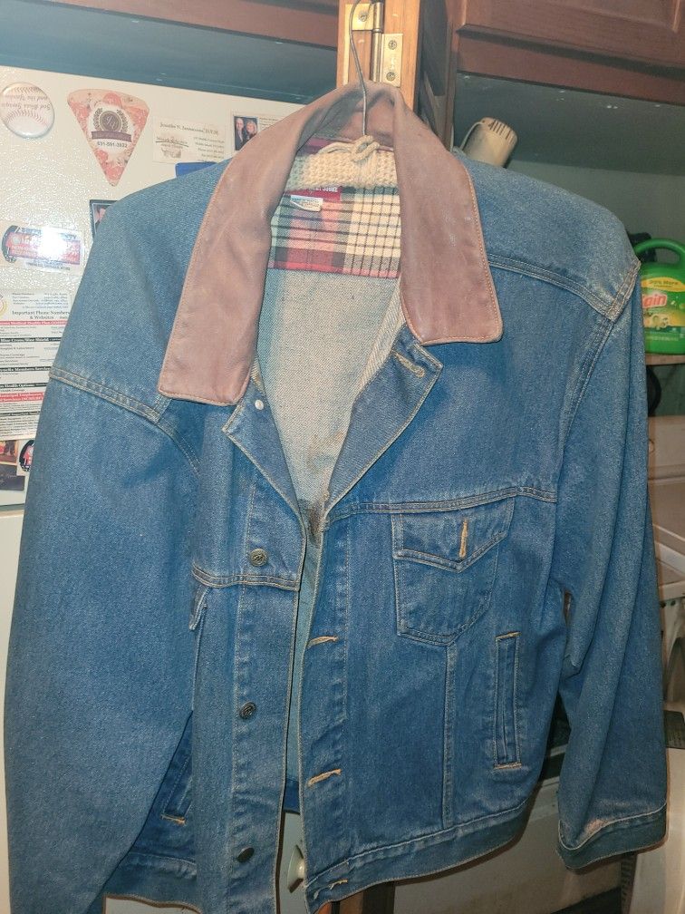 Vintage Marlboro Denim Jacket,size Large,unknown Stain The Inside, Nothing On The Outside, $45 Needs Dry Cleaning 