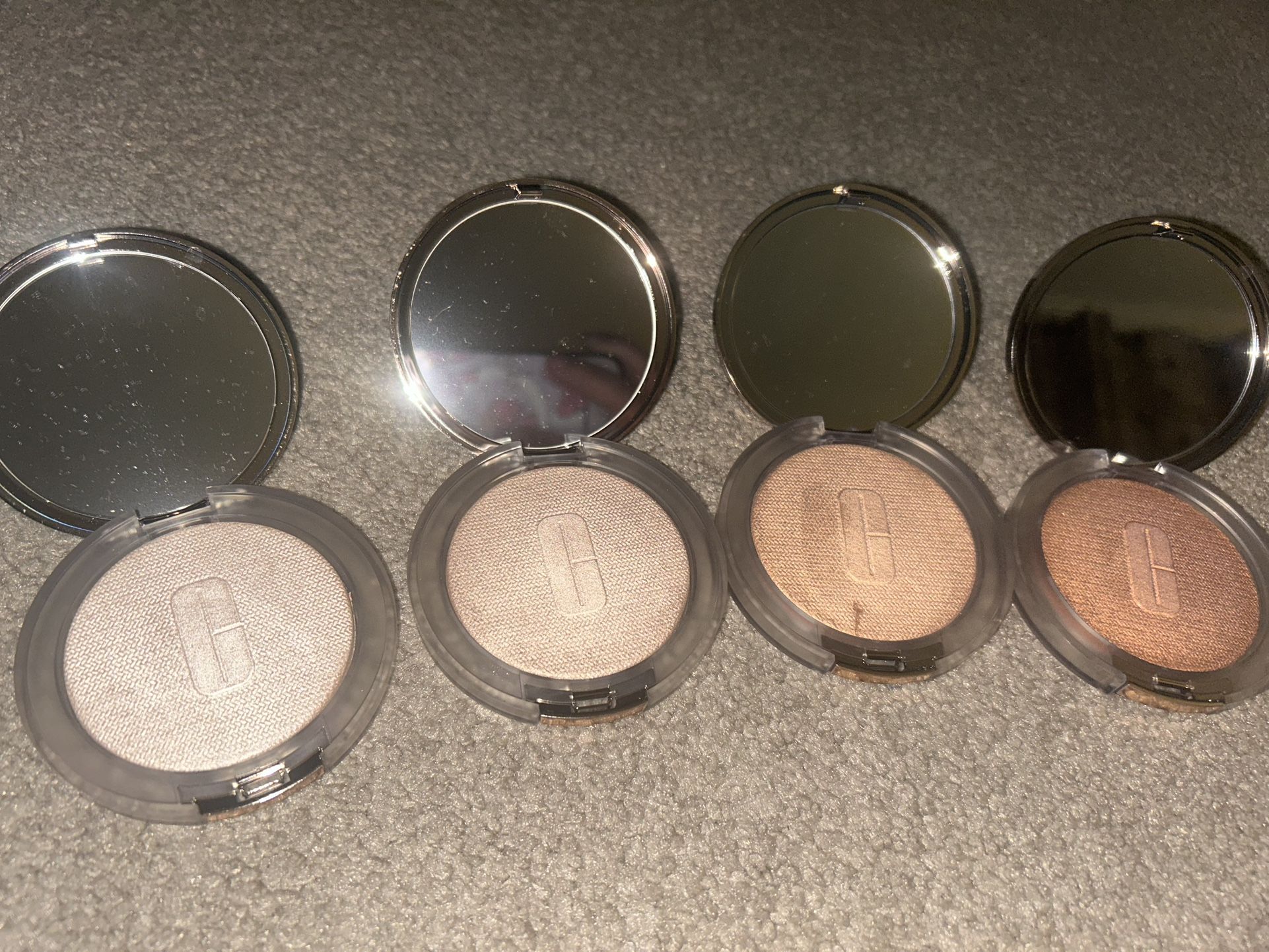 Clinique True Highlight Weightless Illuminator Highlighter