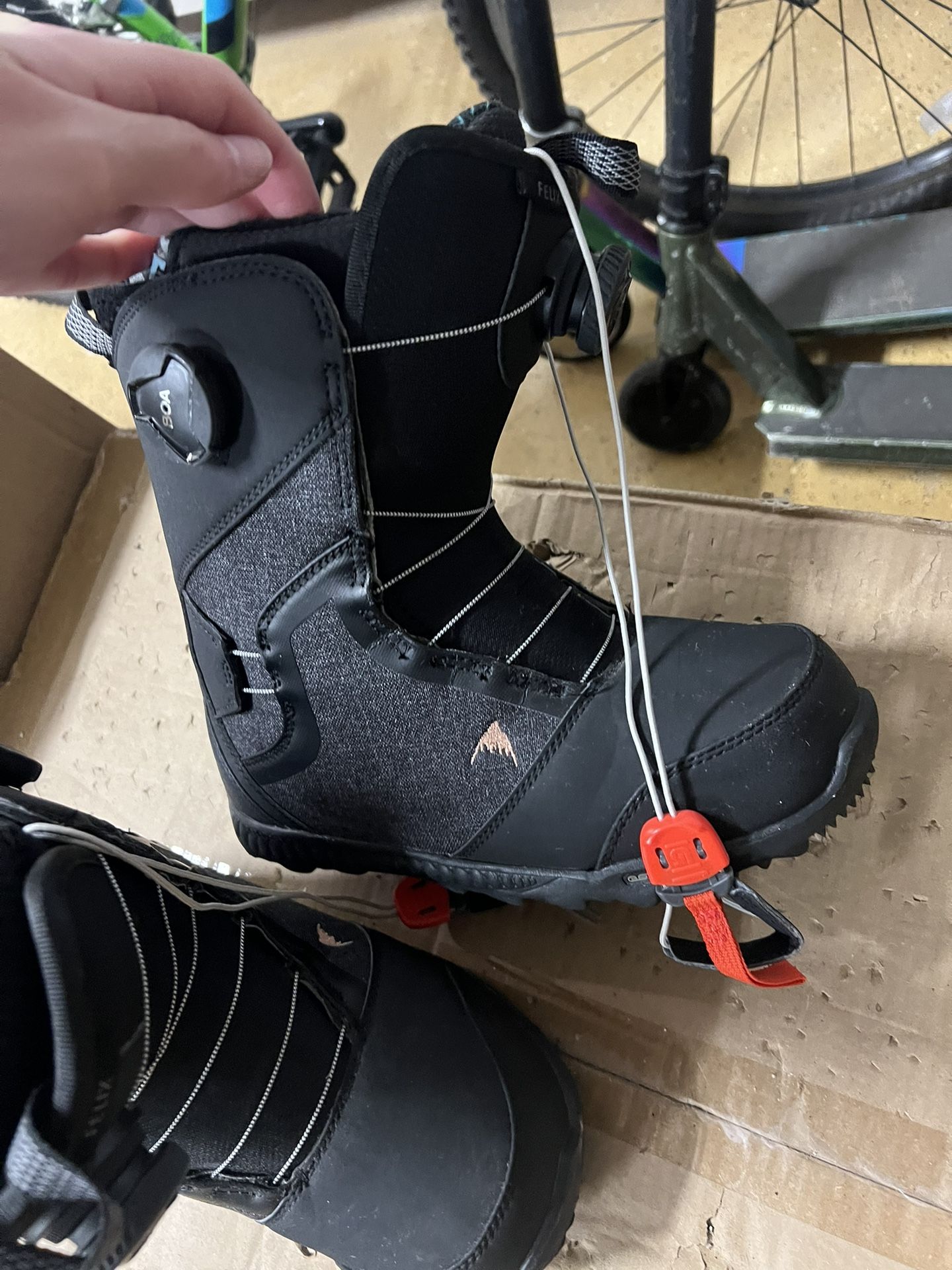 Women’s Felix BOA Powerup Snowboard Boot Size 8US