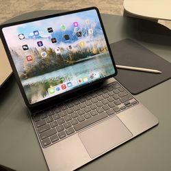 Apple iPad Pro 13” M4 (256GB) + Magic Keyboard + Apple Pencil – Mint Condition