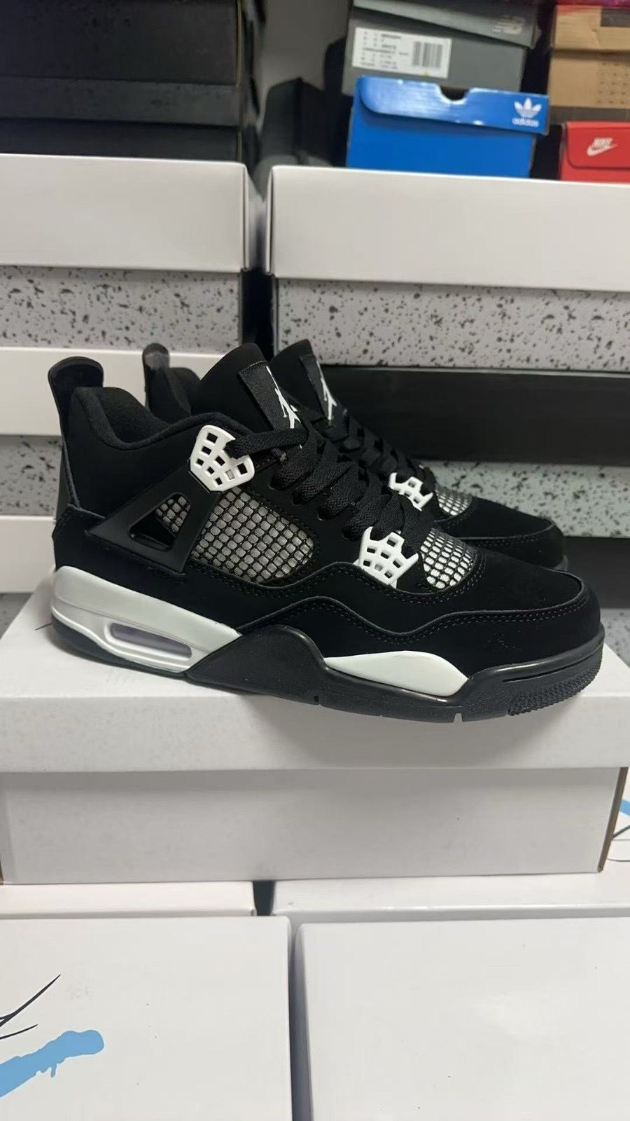 Jordan 4 thunder brand new size 11