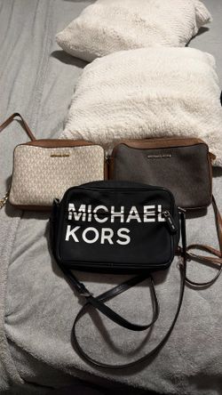 Michael Kors crossbody purse 👛