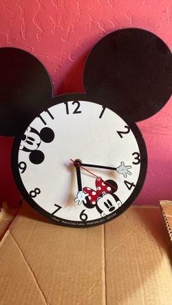 Mickey  Mouse clock