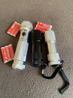Flashlights, Set of 3 led flashlights and batteries item WECFL3 New