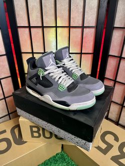 Green Glow Jordan 4’s (Size 11.5)