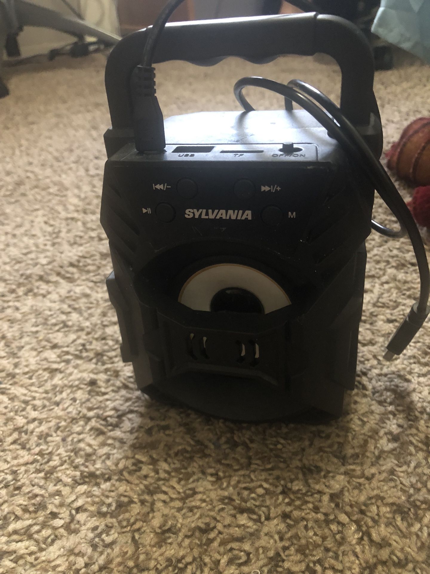 SYLVANIA SP776-B-DG-CS4 Bluetooth lED Light Up Speaker Usb-Tf Instruction Manual