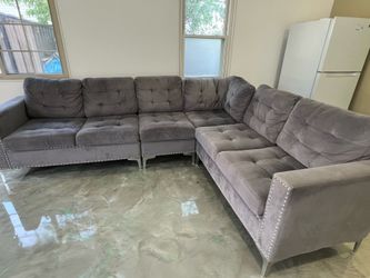 ‏sectional