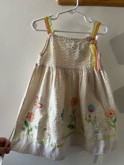 Youngland Cream & yellow floral embroidered seesucker dress, size 4