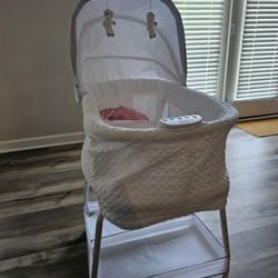 Simmons Kids Bassinet (White) 