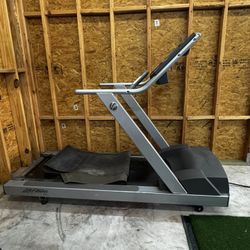 Life Fitness 90T Commercial Grade Treadmill