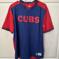 Chicago Cubs Pull Over Shirt