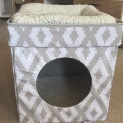 Large cat cube bed  19.55” height 16.5”width