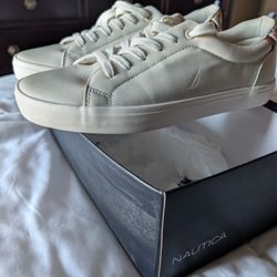 Men's Size 10 Casual And Sneakers 