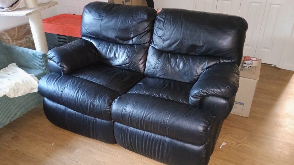 Free leather sofa set