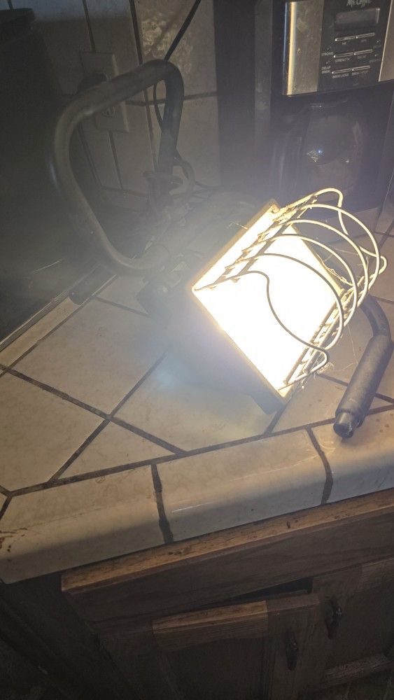Working Very Bright Shop Light