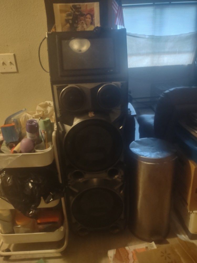 Bluetooth Stereo And Speaker And FM And Karaoke Machine