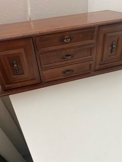 Wooden vintage jewelry box (plays music)
