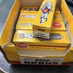 NGK BR8HS Spark Plug - Package Of 5 - New 