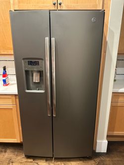 GE Smudeproof stainless Steele Refigerator