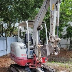 Mini Excavator Takeuchi Tb230