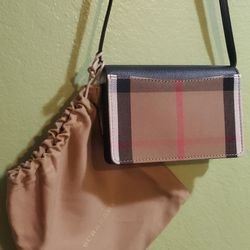 BRAND NEW AUTHENTIC BURBERRY