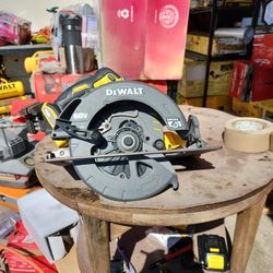 
DEWALT

FLEXVOLT 60V MAX Cordless Brushless 7-1/4 in. Circular Saw with Brake (Tool Only

