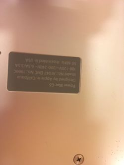 Power Mac G5 works great with comes with keyboard