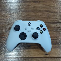 Xbox one controller w/ batteries